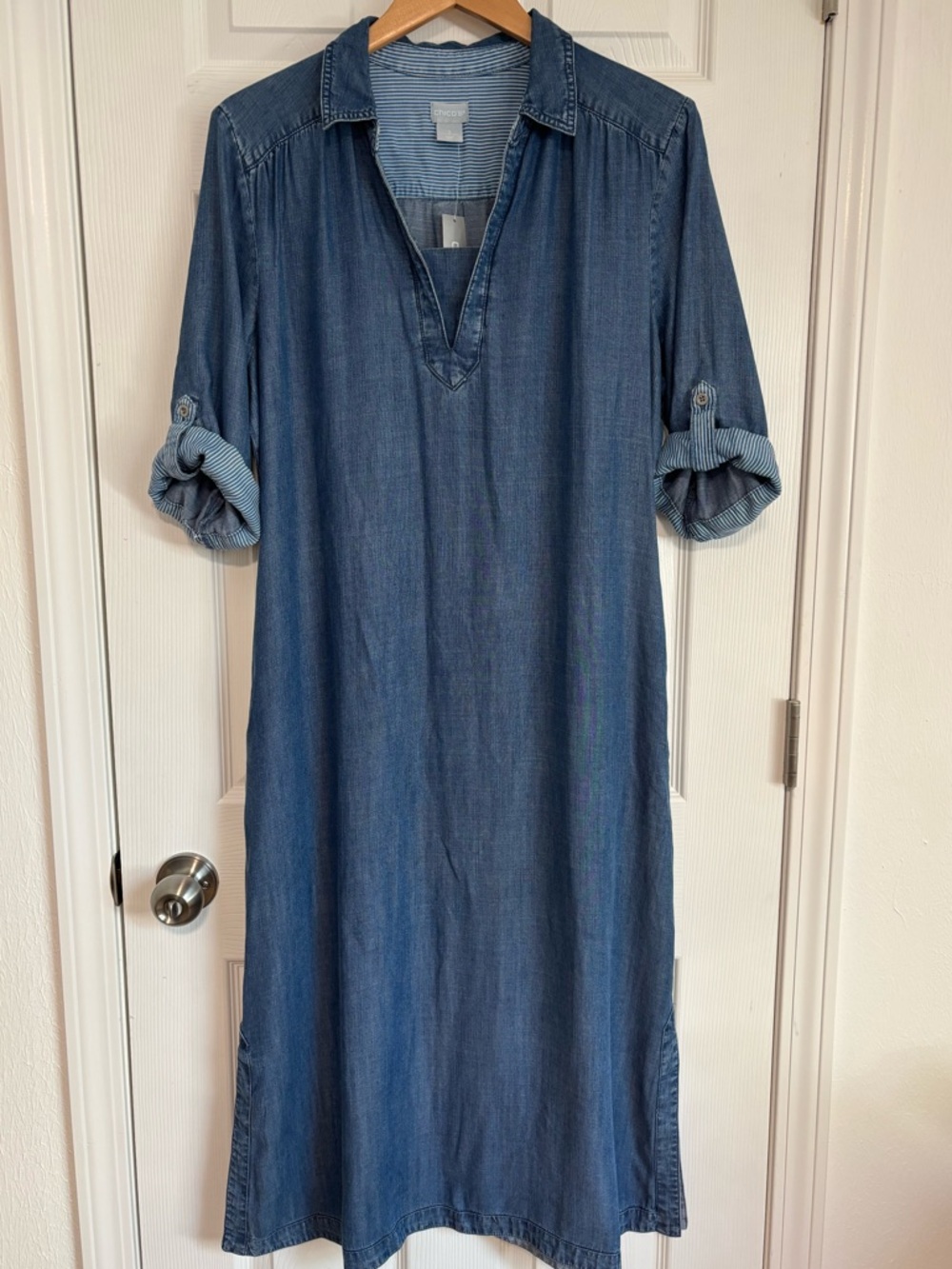 Chico's NWT chambray dress with pockets and roll up sleeves, size 2